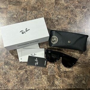 Ray-Ban Wayfarer Reverse Sunglasses